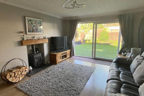 3 bedroom semi-detached bungalow for sale, Tewkesbury GL20