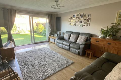 3 bedroom semi-detached bungalow for sale, Tewkesbury GL20