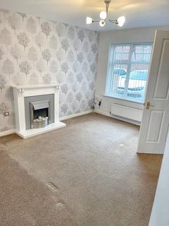 3 bedroom end of terrace house to rent, Fisher Close, Sutton-in-Ashfield NG17