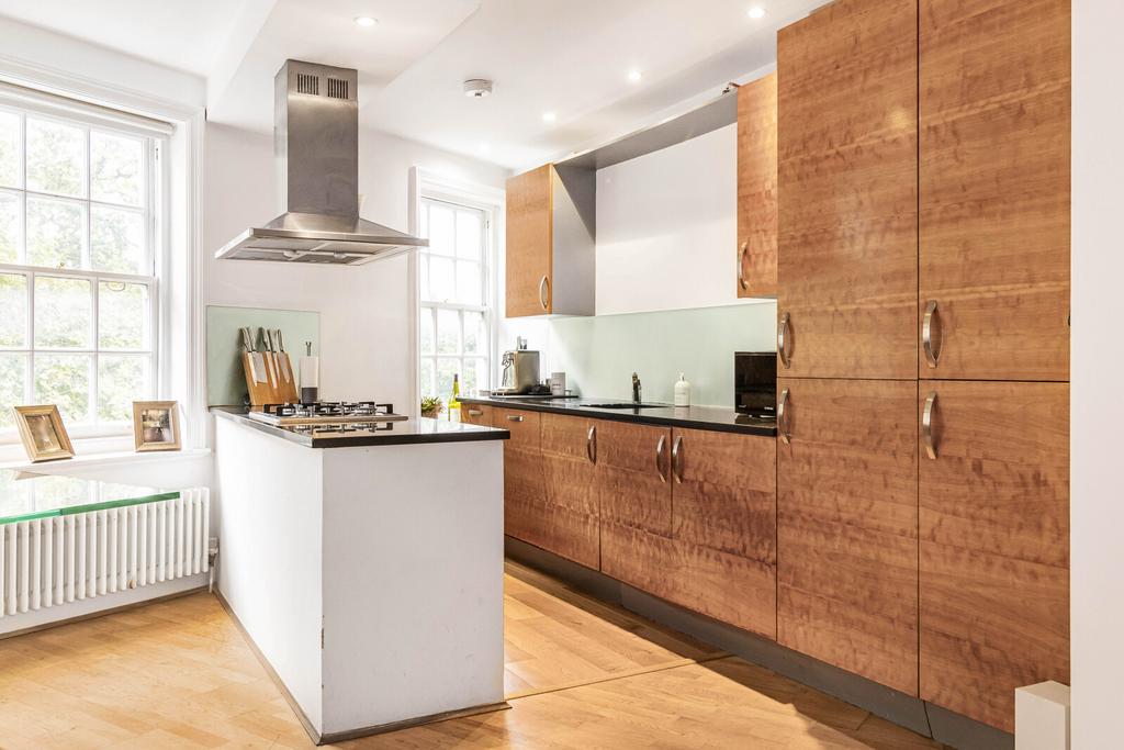 Bellevue Road, London, SW17 2 bed apartment for sale £650,000
