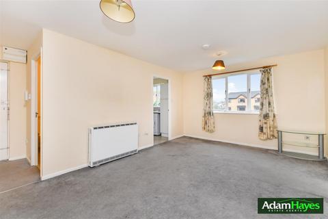 Studio for sale, Taunton Drive, London N2