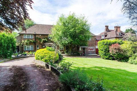 3 bedroom terraced house to rent, Frithwood Avenue, Northwood, HA6