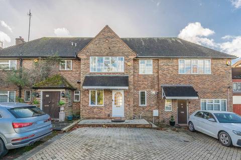 3 bedroom terraced house to rent, Frithwood Avenue, Northwood, HA6