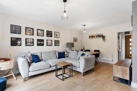 73 Cotswold Way, Worcester Park, KT4 8LN