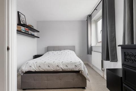 73 Cotswold Way, Worcester Park, KT4 8LN