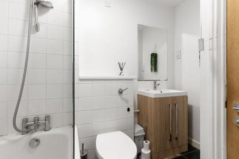 73 Cotswold Way, Worcester Park, KT4 8LN