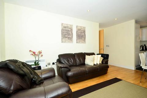 2 bedroom flat for sale, Wharfside Point, Docklands, London, E14