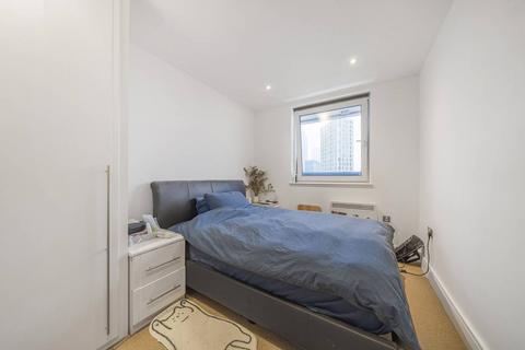 2 bedroom flat for sale, Wharfside Point, Docklands, London, E14