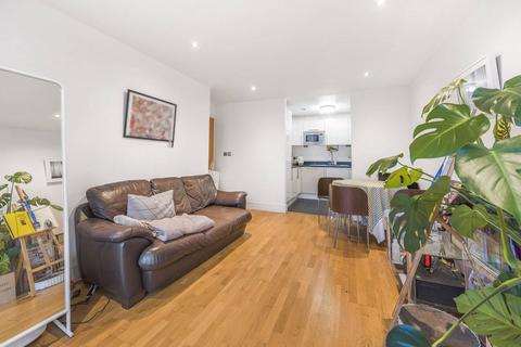 2 bedroom flat for sale, Wharfside Point, Docklands, London, E14