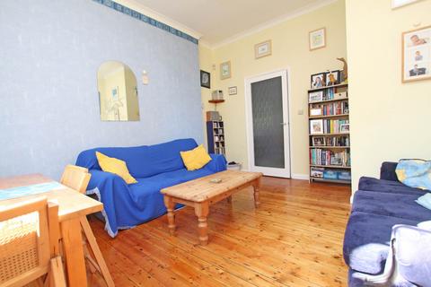 2 bedroom flat for sale, Denton Road, Eastbourne, BN20 7ST