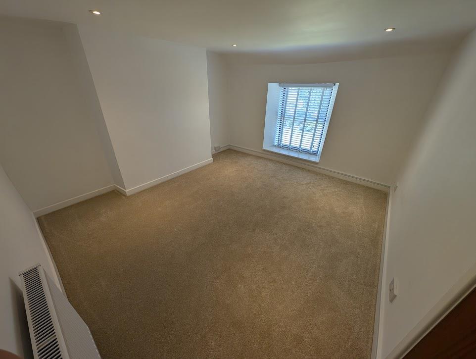 Bed 2.jpg