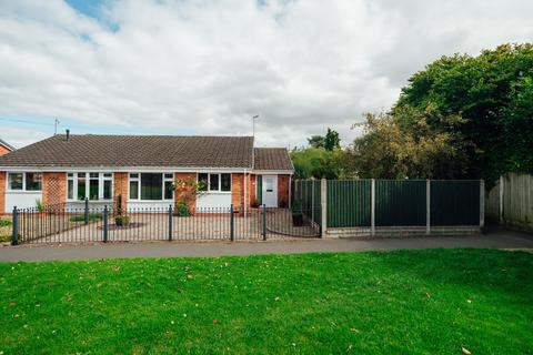 2 bedroom semi-detached bungalow for sale, Worcester WR2