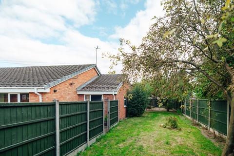 2 bedroom semi-detached bungalow for sale, Worcester WR2