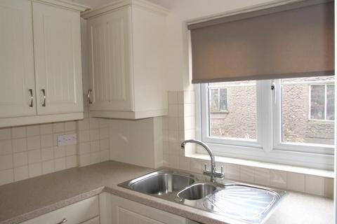 2 bedroom terraced house to rent, East Street, Chard