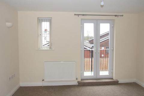 2 bedroom terraced house to rent, East Street, Chard