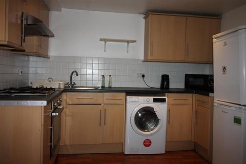 4 bedroom house to rent, William Street, Hyde Park, Leeds