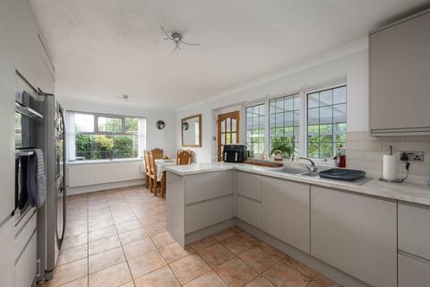 Pine Lodge Beach Avenue, Birchington, CT7 9JS