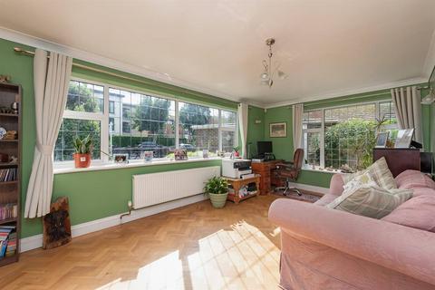 Pine Lodge Beach Avenue, Birchington, CT7 9JS