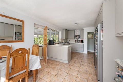 Pine Lodge Beach Avenue, Birchington, CT7 9JS