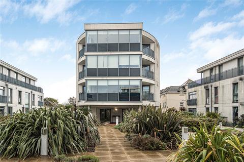 2 bedroom apartment to rent, Guildford Street, Surrey KT16