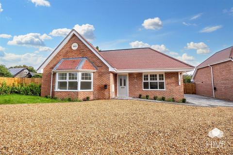 3 bedroom bungalow for sale, Fryern Court Road, Fordingbridge SP6