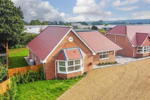 3 bedroom bungalow for sale, Fryern Court Road, Fordingbridge SP6