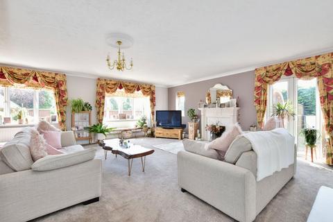 5 bedroom detached house for sale, East Road, Biggleswade SG18