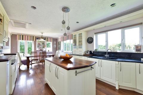 5 bedroom detached house for sale, East Road, Biggleswade SG18