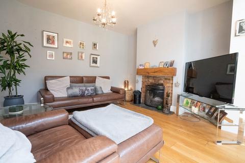 122 Bradbury Road, Solihull, B92 8AL