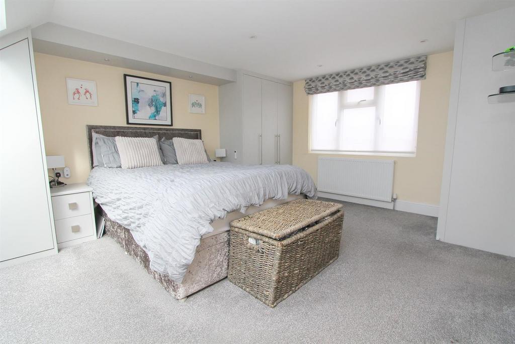 Bed 1.jpg