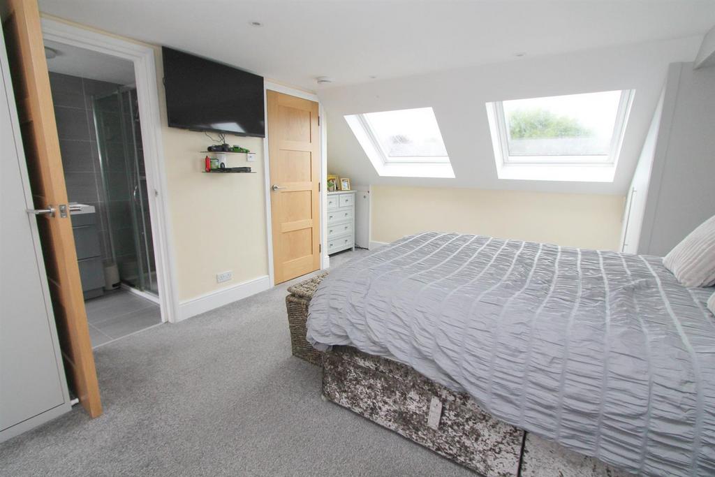Bed 1b.jpg