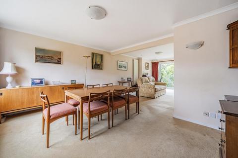 6 Chantry Road, Bagshot, GU19 5DB