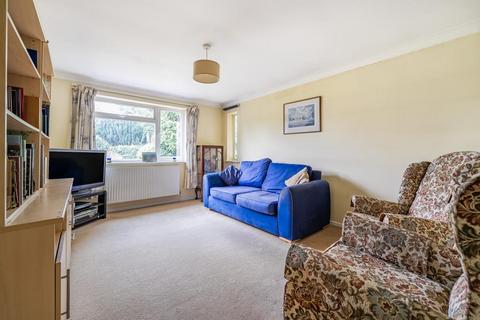 6 Chantry Road, Bagshot, GU19 5DB