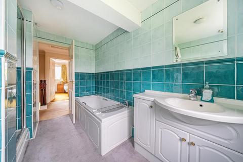 6 Chantry Road, Bagshot, GU19 5DB