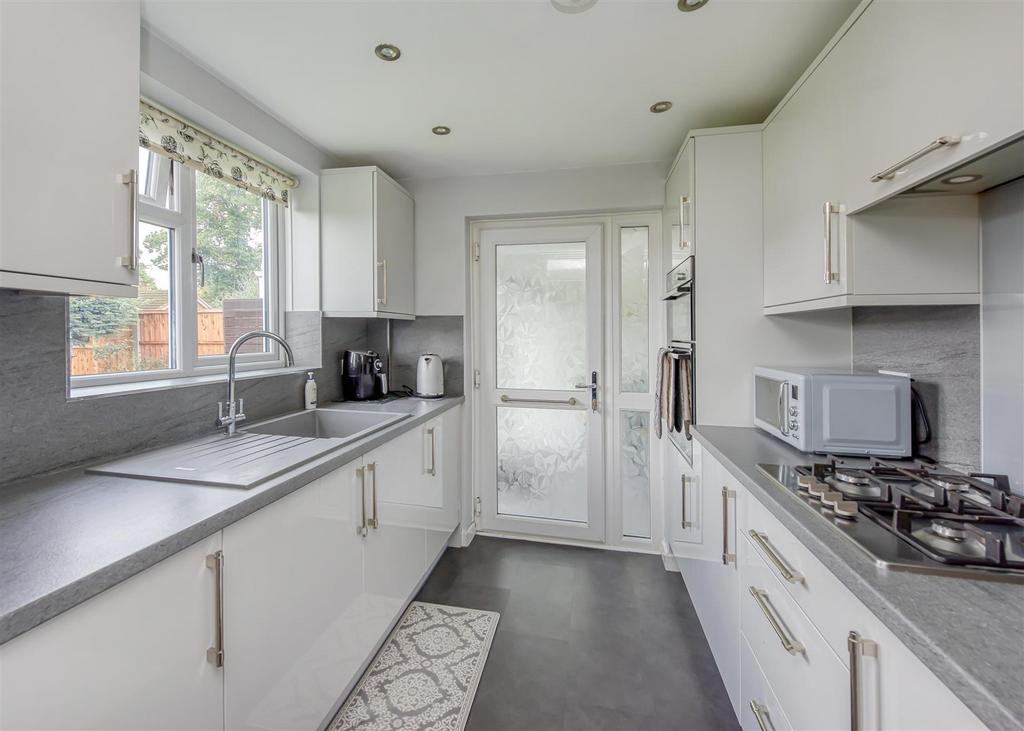 7 Sycamore Drive-kitchen2.jpg