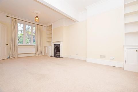 2 bedroom semi-detached house to rent, Broad Lane, Hampton