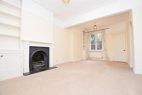 2 bedroom semi-detached house to rent, Broad Lane, Hampton