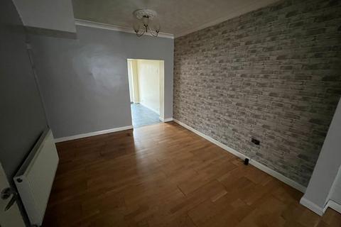 2 bedroom terraced house to rent, Florence Avenue, Hessle, East Riding of Yorkshire, HU13