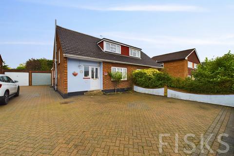 3 bedroom semi-detached house for sale, Hazlemere Road, Benfleet, SS7