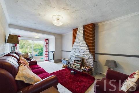 3 bedroom semi-detached house for sale, Hazlemere Road, Benfleet, SS7