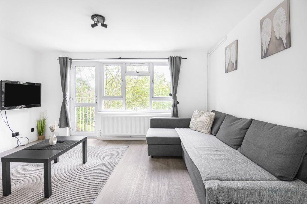 Union Road, Northolt UB5 2 bed flat to rent £2,250 pcm (£519 pw)