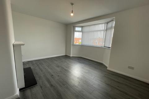 2 bedroom flat to rent, New Chester Road, Wirral CH42