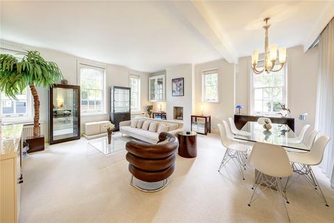 32 Campden Hill Gate, London, W8 7QJ