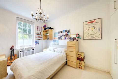 32 Campden Hill Gate, London, W8 7QJ
