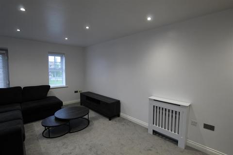 2 bedroom flat to rent, Flat 68, 4 Birkby Close, Hamilton,