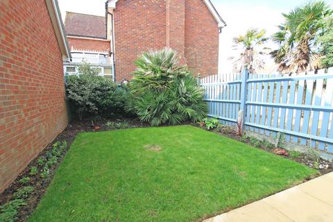 4 bedroom townhouse for sale, La Serena Place, Eastbourne, BN23 5AE