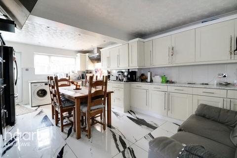 3 bedroom semi-detached house for sale, Evelyn Road, DUNSTABLE