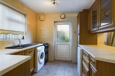 3 bedroom semi-detached house for sale, Holmwood Avenue, Kidderminster