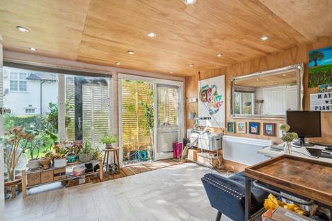 129 Fowlers Walk, London, W5 1BQ
