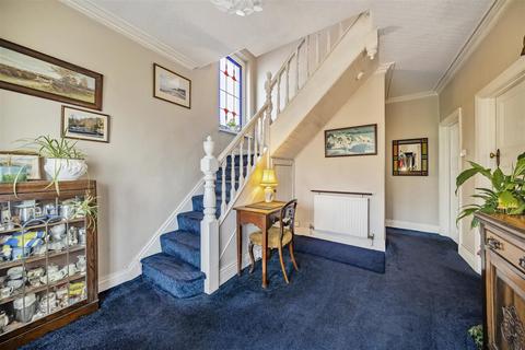 5 Castle Crescent, Mumbles, Swansea, SA3 4AY
